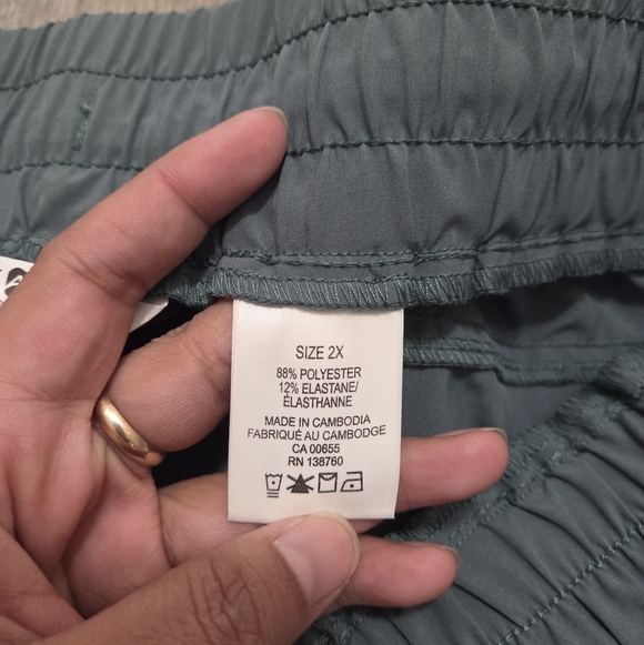 Active Zone Plus Size Drawstring Capri - Picture 7 of 11